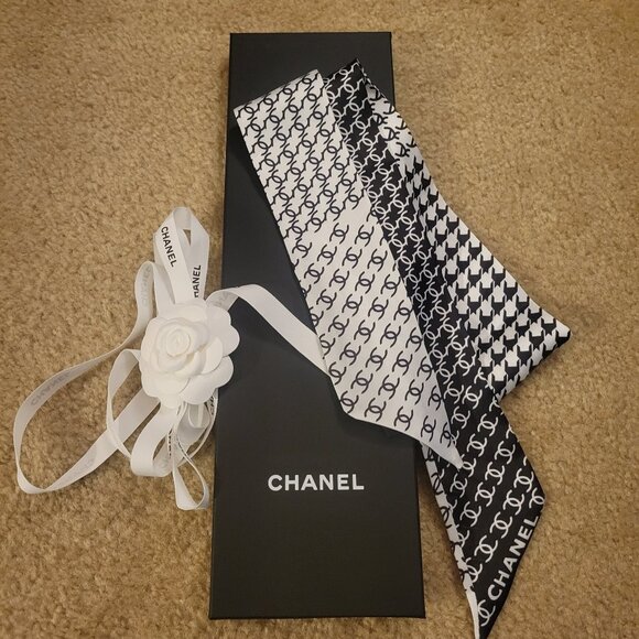 Chanel Black & White Logo/Houndstooth Twilly Silk Bandeau Scarf *RARE-FIND* - Picture 1 of 11